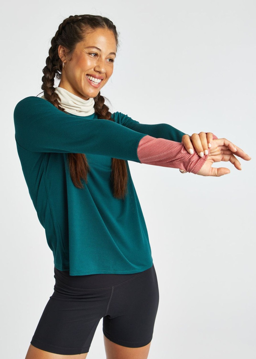 OISELLE Flyout Mock Neck Long Sleeve Hot