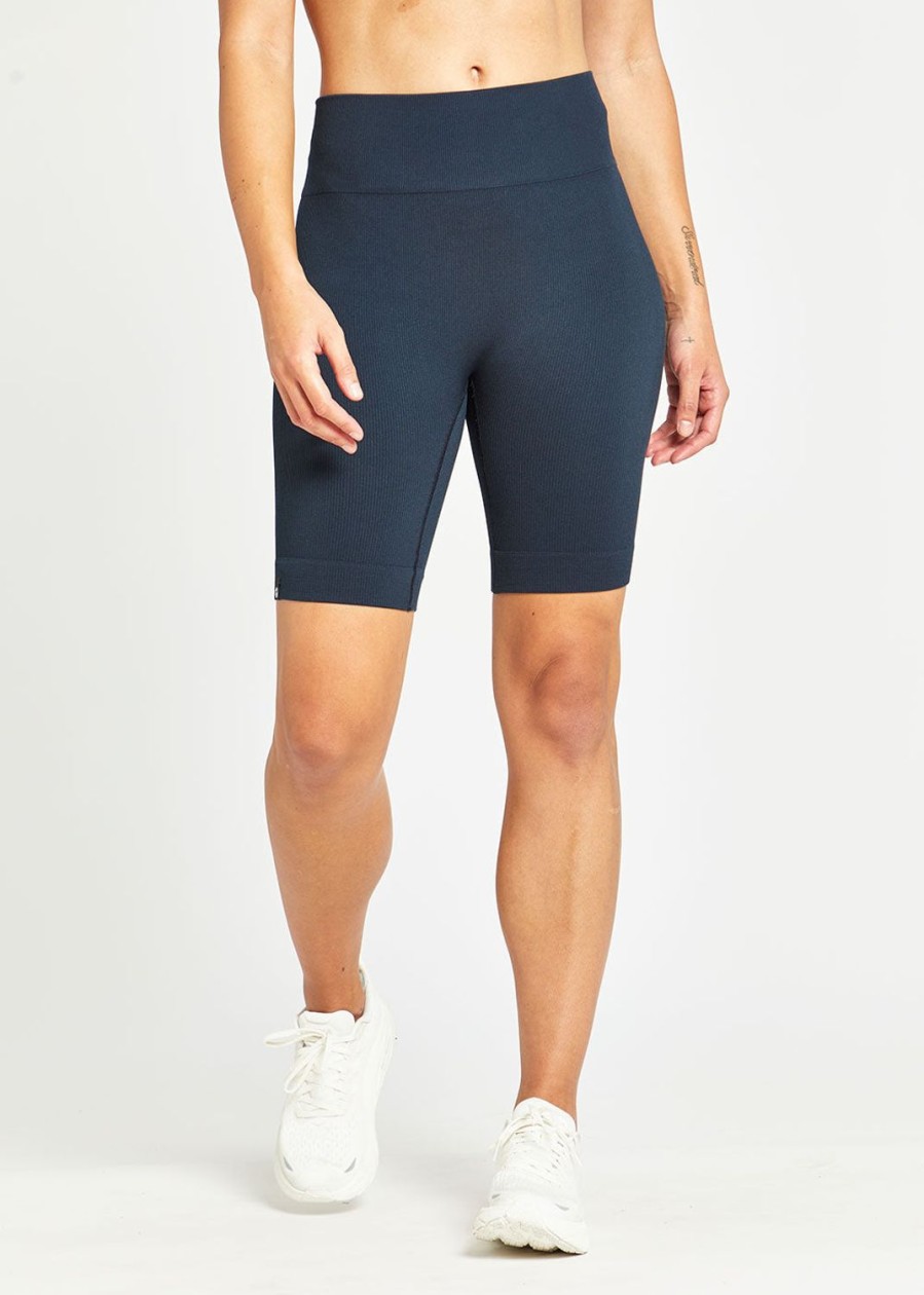 OISELLE Longer Ribbed Flyte Shorts Hot